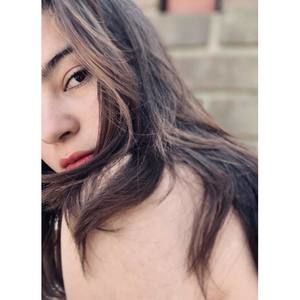 Meet your Posher, Dania